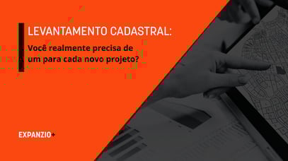 Levantamento cadastral sendo avaliado por profissional da arquitetura.